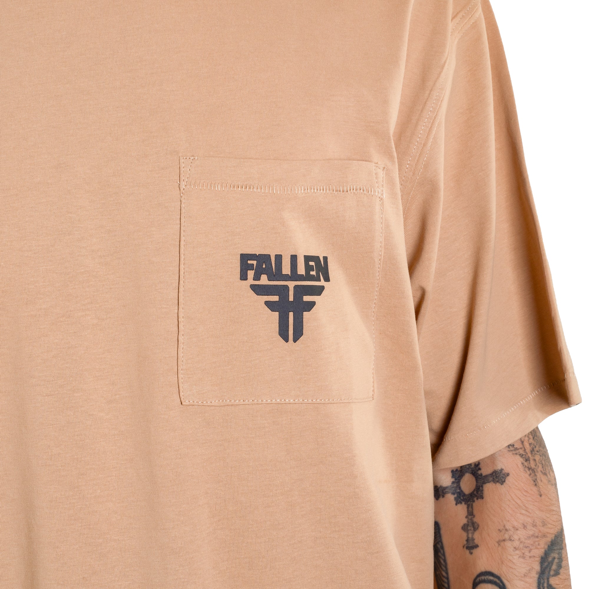 REMERA TRADEMARK POCKET IMPORTADO