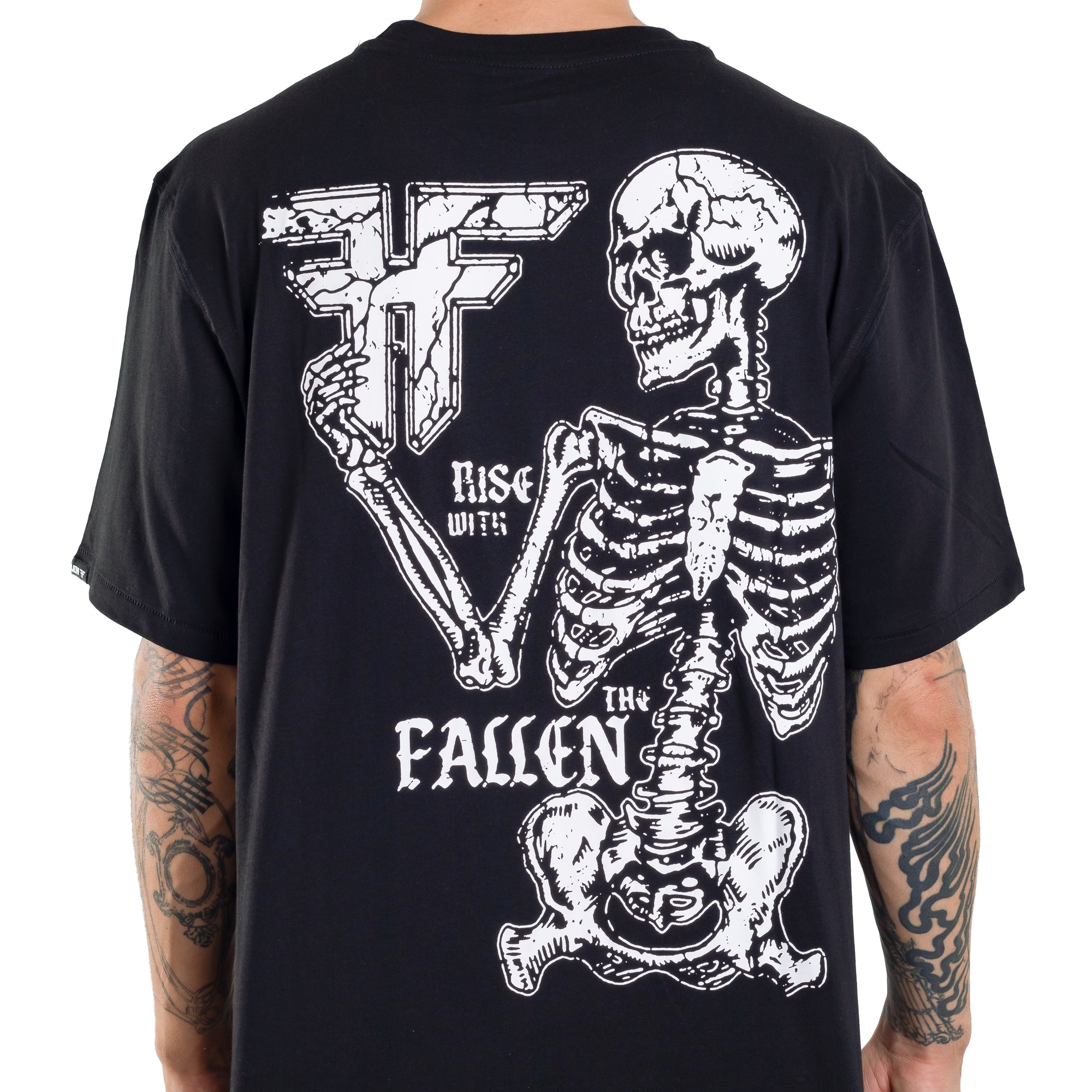 REMERA REMAINS IMPORTADO